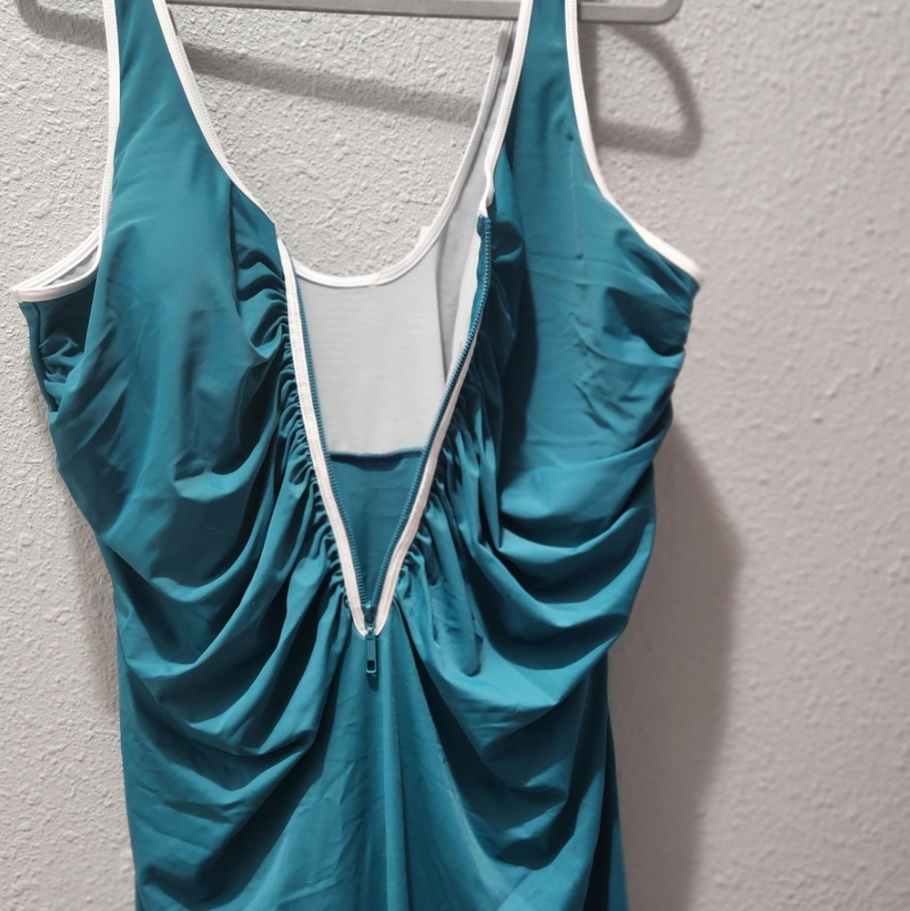 Bathing suit - Picture 2 of 5